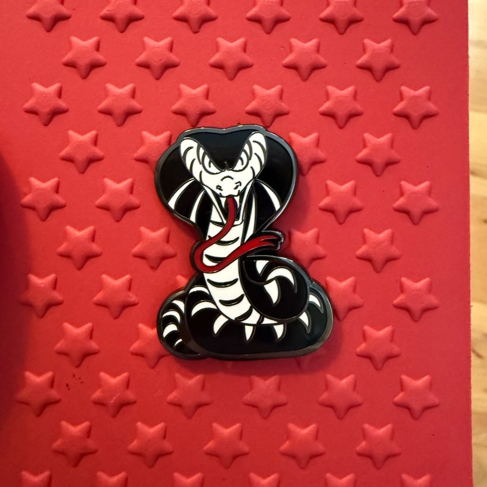 Loungefly Disney Descendants Jay Symbol Pin